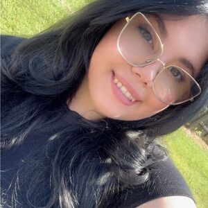 Meet your Posher, Victoria